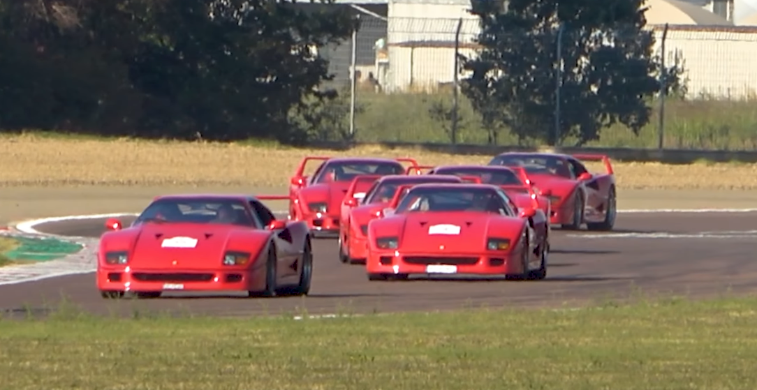 Σαράντα Ferrari F40 κάνουν παρέλαση στο Μαρανέλλο (VIDEO)