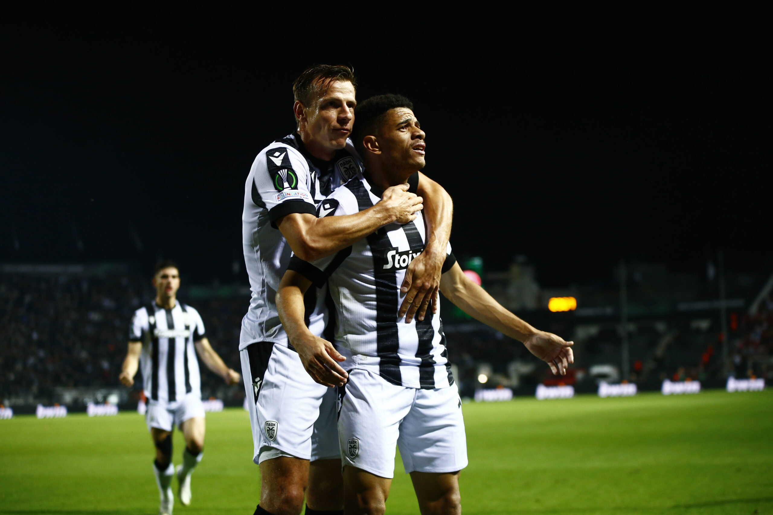 Η ανάγνωση μιας επιτυχίας, ο Λουτσέσκου και το παράδειγμα Τάισον