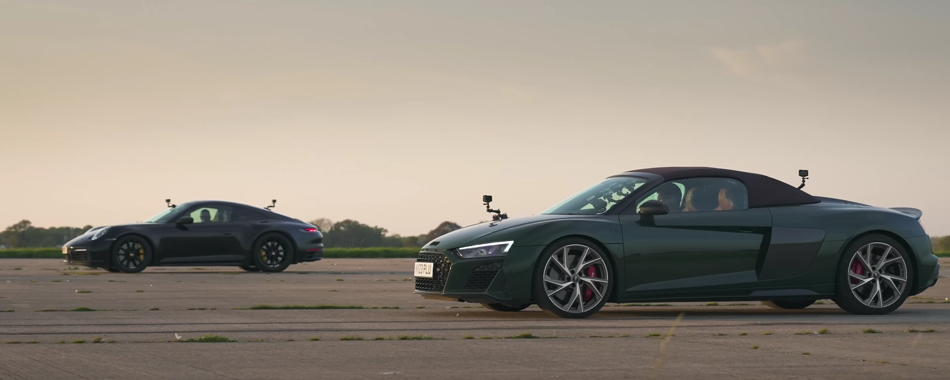 Porsche 911 Carrera 4S VS Audi R8