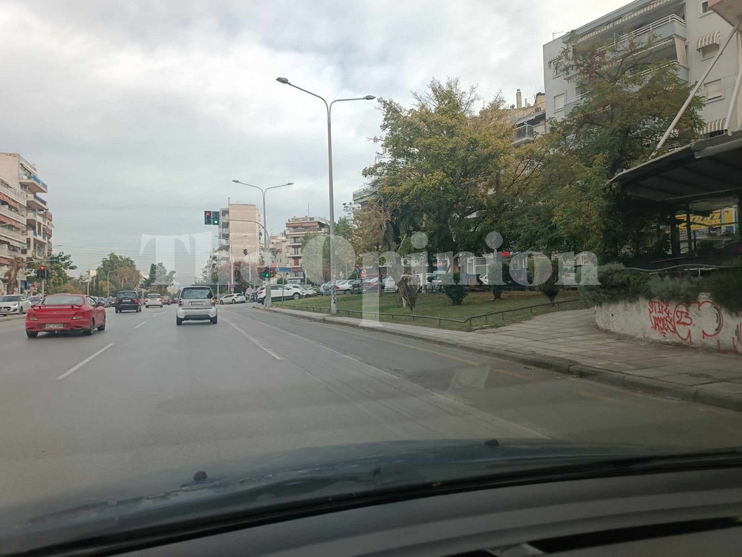 Άδειασε η Καραμανλή από σταθμευμένα ΙΧ (ΦΩΤΟ)