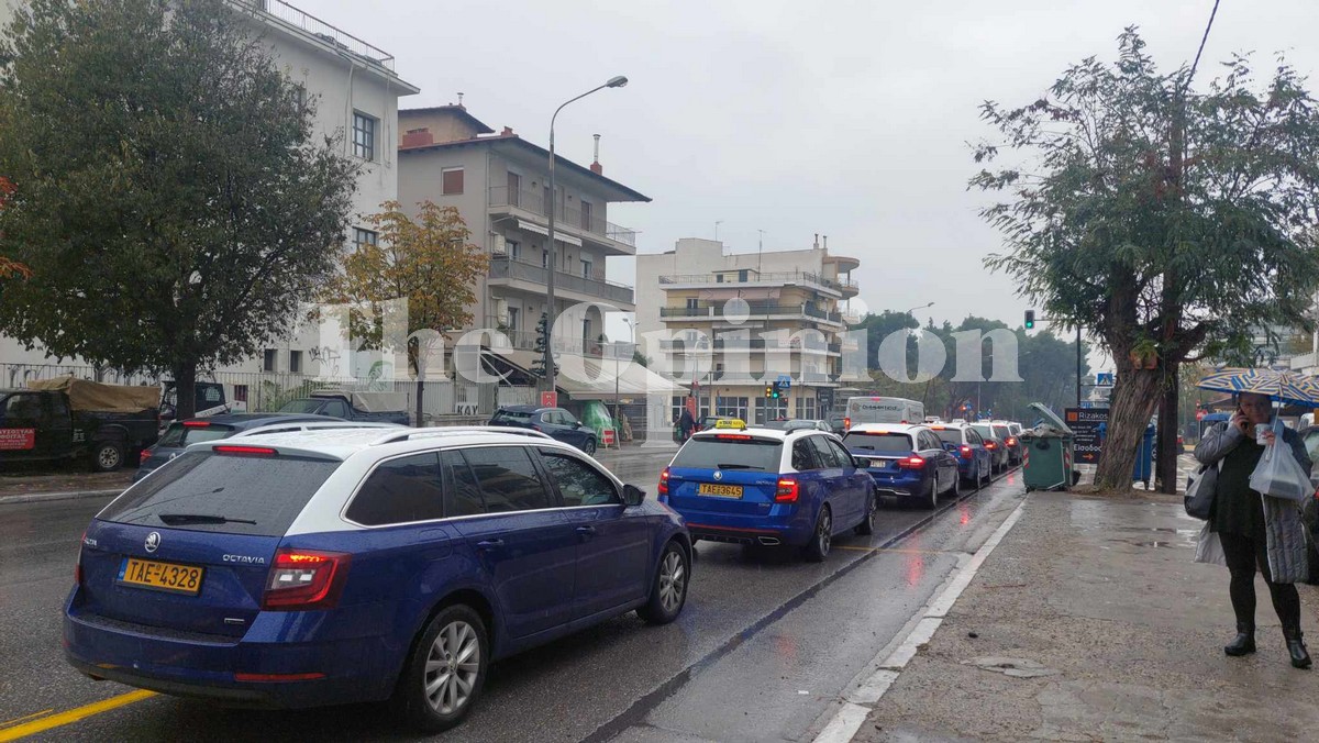 Στο ΣτΕ προσφεύγουν οι οδηγοί ΤΑΞΙ για το αυτοκόλλητο POS