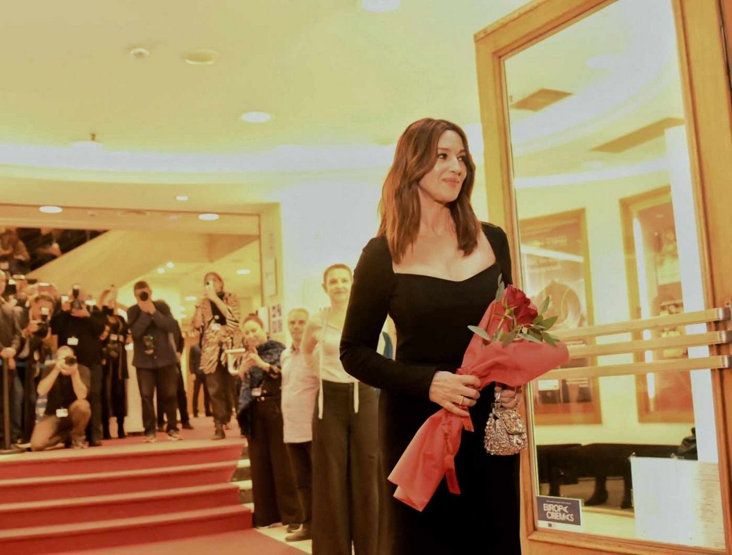 Μόνικα Μπελούτσι: Στα Λαδάδικα για δείπνο με ιδιαίτερο μενού μετά τη βράβευση