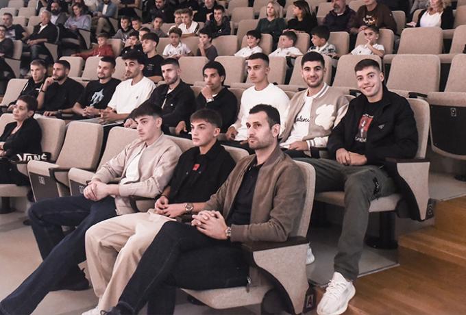 «Ο Αθλητής στο Αναπτυξιακό Ποδόσφαιρο»: Ο ΠΑΟΚ εκπαιδεύει παιδιά και γονείς