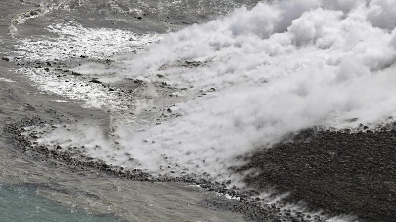 Ιαπωνία: Αναδύθηκε το νεότερο νησί του κόσμου μετά από ηφαιστειακή δραστηριότητα (VIDEO)