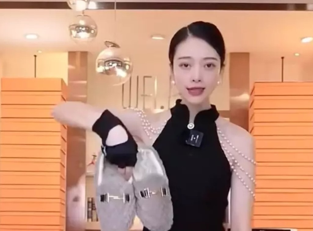 Influencer βγάζει 14 εκ. δολάρια την εβδομάδα ανεβάζοντας βίντεο 3 δευτερολέπτων (VIDEO)