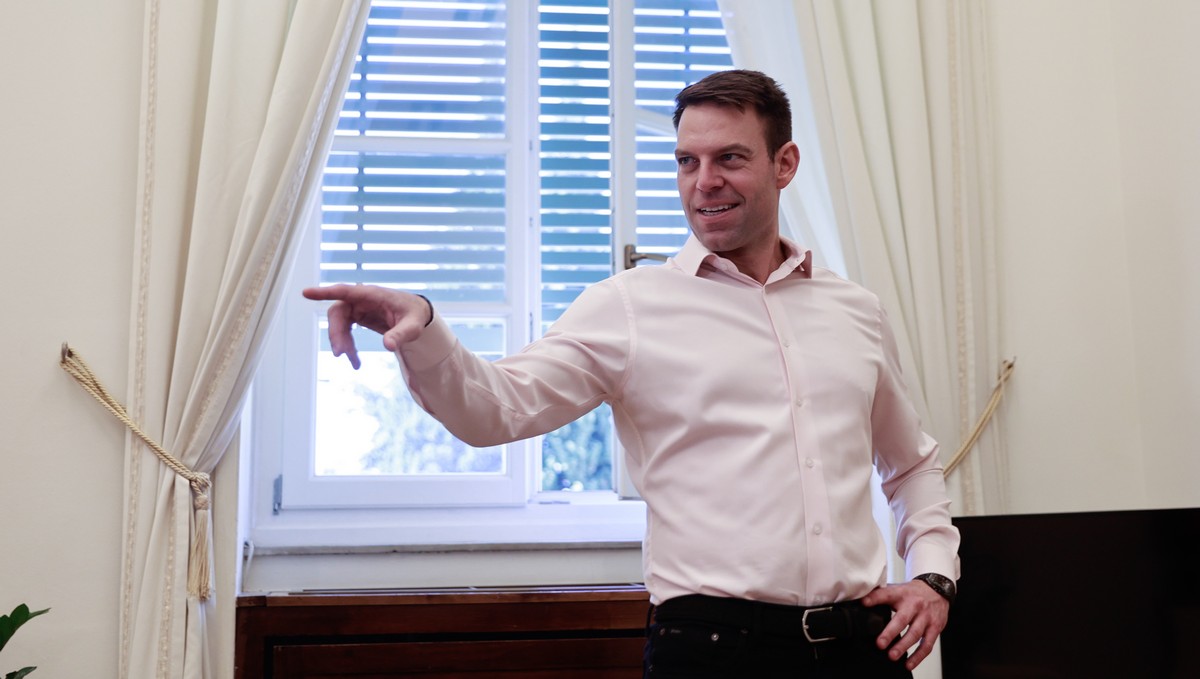 Κασσελάκης: «ΕΥΠοκλοπές, η μαύρη κωμωδία που έγινε διεθνής ντροπή» (VIDEO)