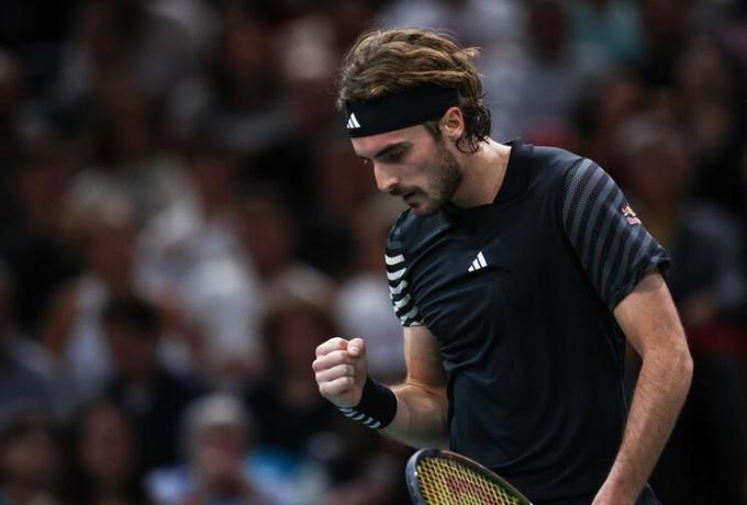 Τσιτσιπάς: «Μακριά από τον πατέρα μου έμεινα στάσιμος»