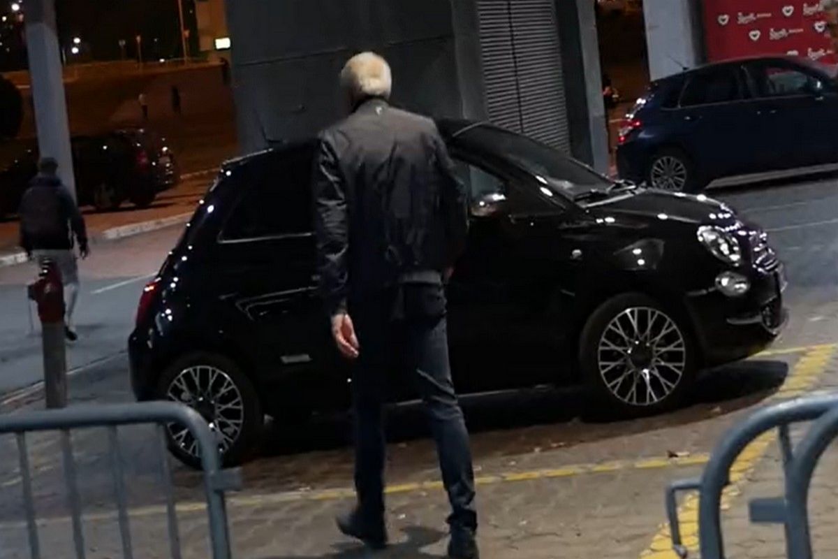 Το σεμνό αυτοκίνητο που οδηγεί ο Ομπράντοβιτς (video)