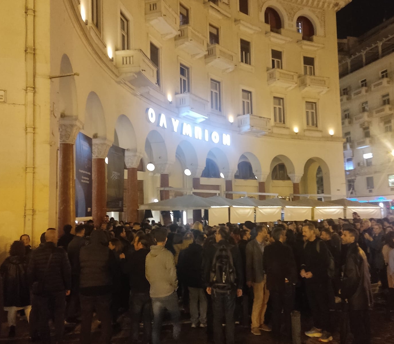 Η Μόνικα Μπελούτσι «τρελαίνει» τη Θεσσαλονίκη – Απίστευτες ουρές (ΦΩΤΟ-VIDEO)