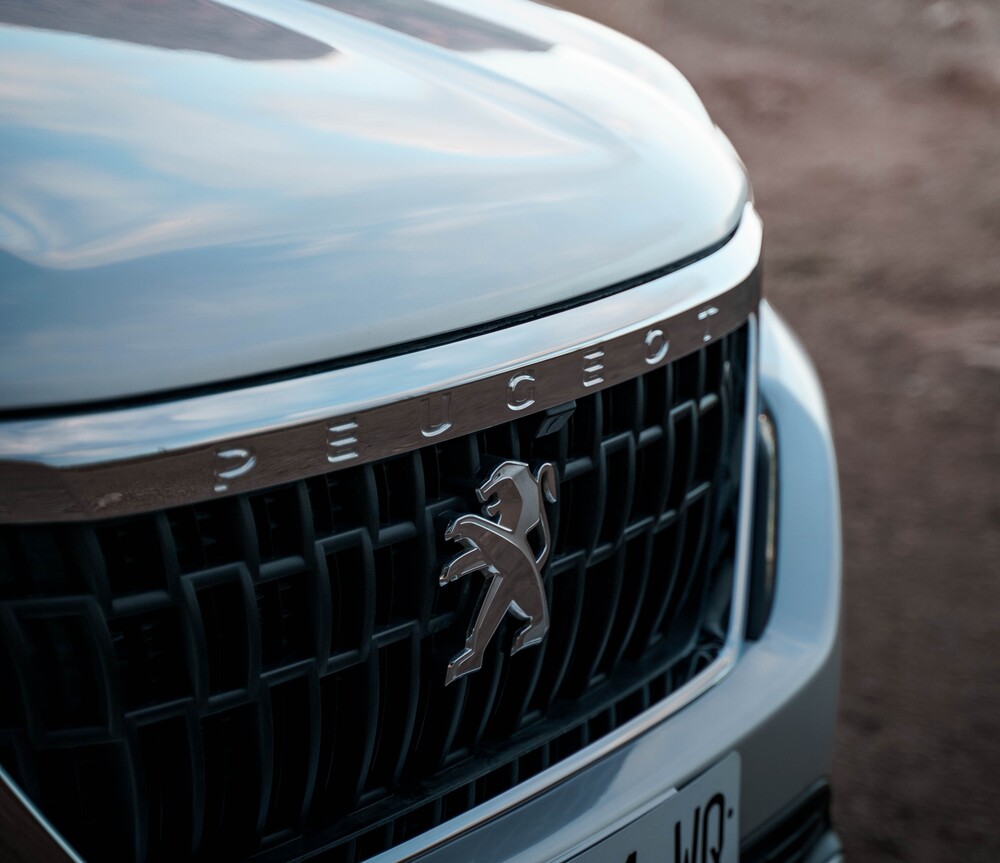 Το νέο ήπια υβριδικό Peugeot 5008 στην Ελλάδα (Τιμές – Εκδόσεις)