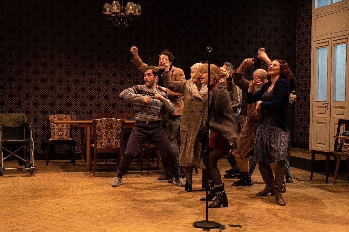 «Σ’ εσάς που με ακούτε»: Επιστρέφει στη Μονή Λαζαριστών η θεατρική παράσταση