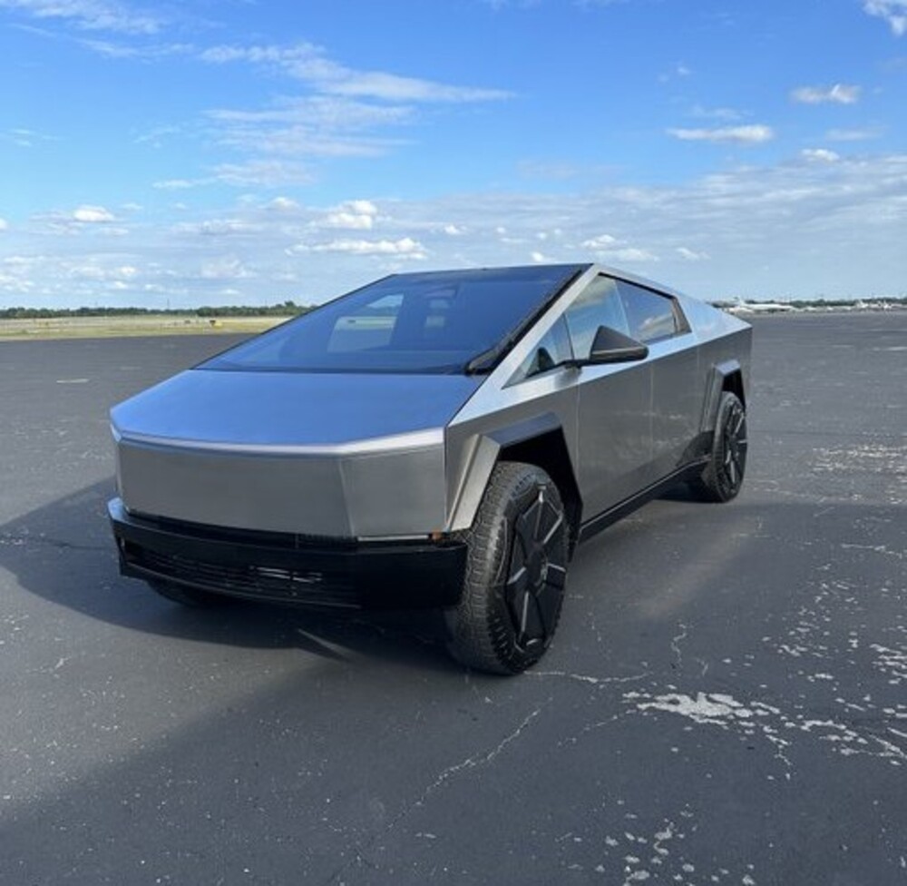 Tesla Cybertruck για… μια ζωή (;)