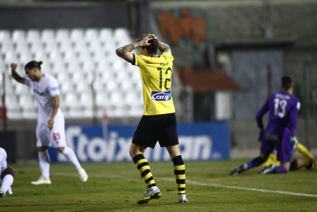 Πανσερραϊκός-ΑΕΚ 2-2: Δεν σηκώνει κεφάλι
