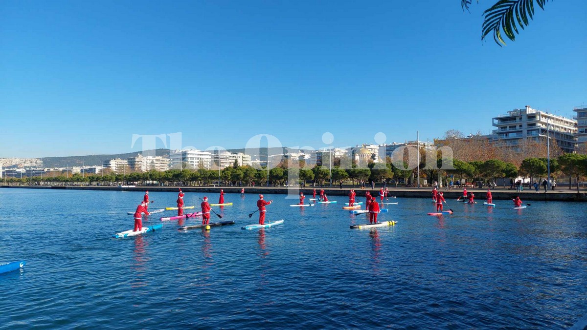 Θεσσαλονίκη: Άγιοι Βασίληδες κάνουν SUP στον Θερμαϊκό Κόλπο (ΦΩΤΟ -VIDEO)