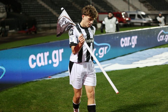 ΠAOK: To τρολάρισμα σε Κωνσταντέλια για τo σπασμένo σημαιάκι!