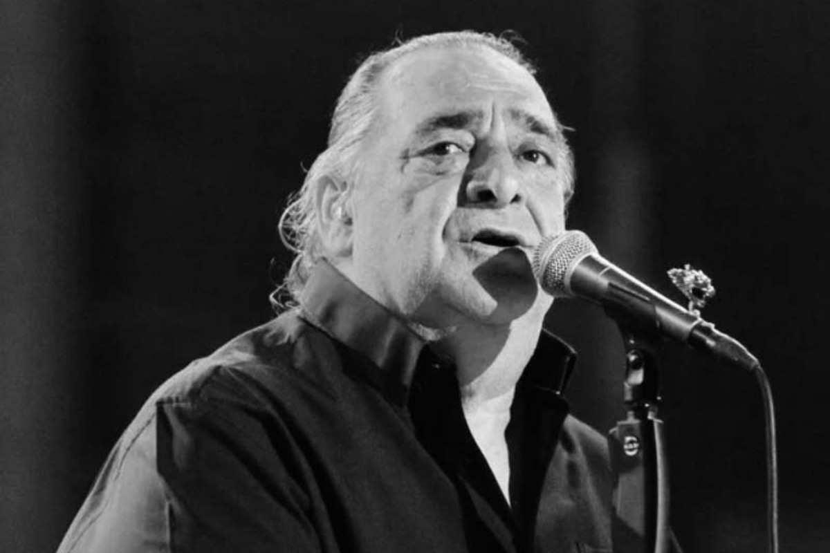 Βασίλης Καρράς: Τι όρο είχε βάλει στους Πυξ Λαξ για να τραγουδήσει το «Άσ’ την να λέει» (VIDEO)