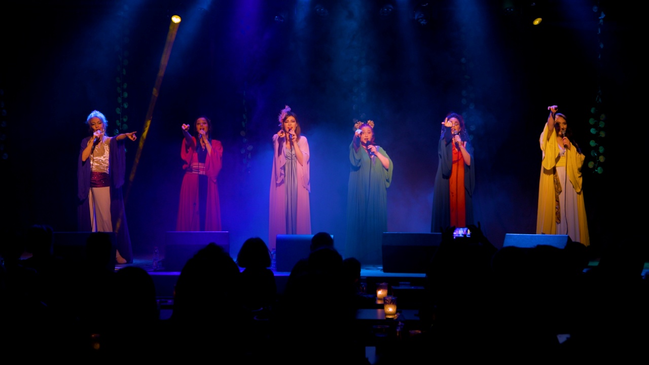 Οι χριστουγεννιάτικες Stringless έρχονται στη Θεσσαλονίκη