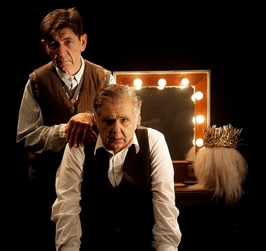 «Ο Αμπιγιέρ» του Ρόναλντ Χάργουντ στο θέατρο Αριστοτέλειον