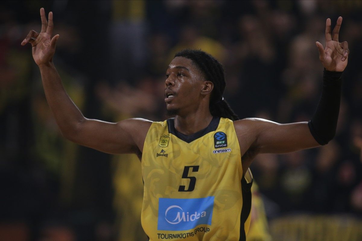 Άρης: Παρελθόν και επίσημα ο Καρ