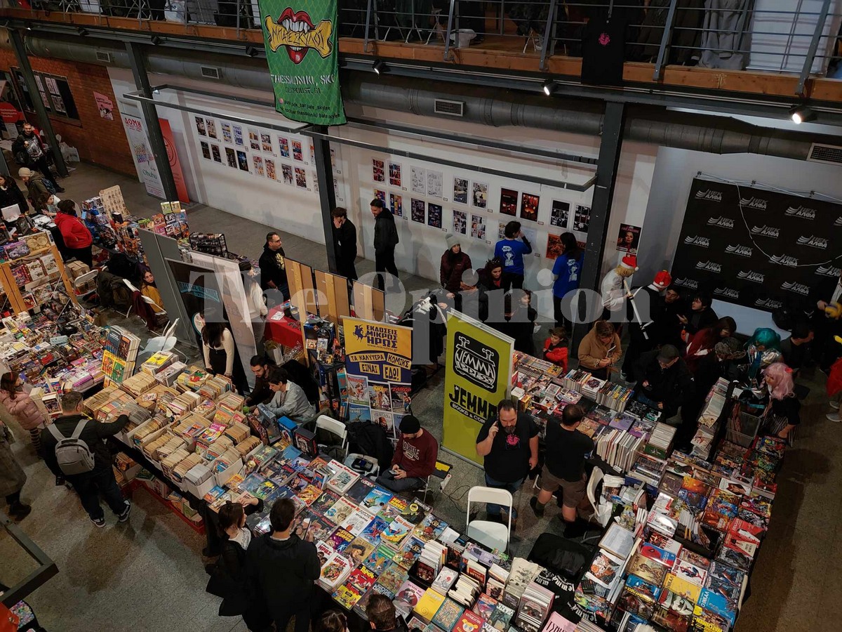 Κόμικς με “ηρωικά” χαρακτηριστικά έκαναν “απόβαση” στο λιμάνι Θεσσαλονίκης (ΦΩΤΟ)