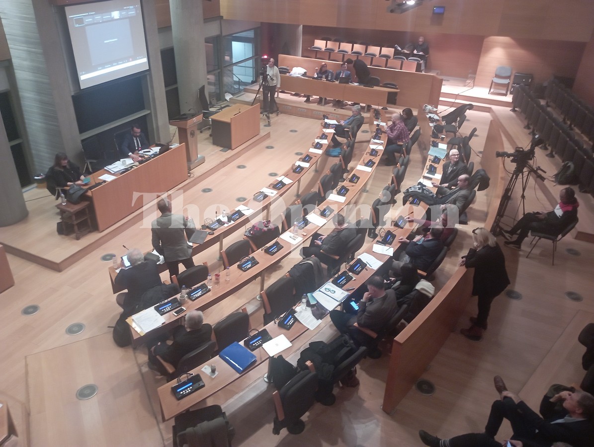 Δεν πέρασε η αύξηση 35% των δημοτικών τελών – Το μπαλάκι στη νέα διοίκηση Αγγελούδη