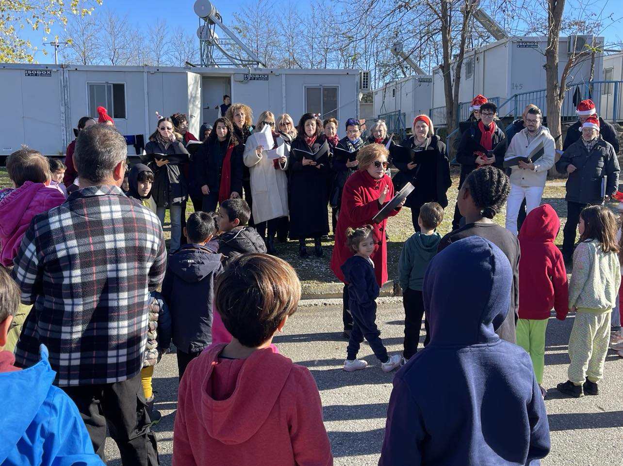 Επίσκεψη του κέντρου Πολιτισμού ΠΚΜ στην Ελεγχόμενη Δομή Προσωρινής Φιλοξενίας Προσφύγων στα Λαγκαδίκια