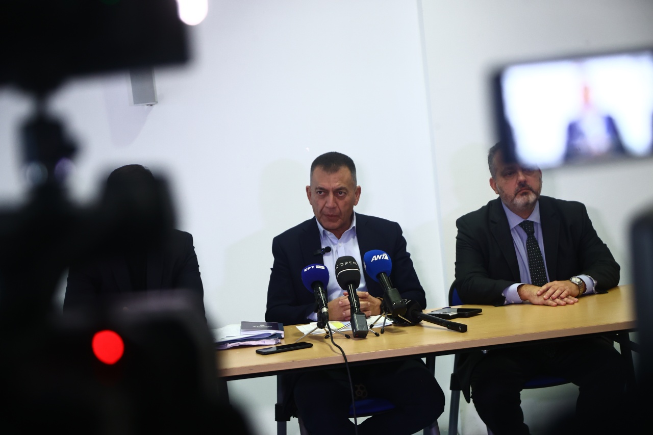 Βρούτσης: Καμία δεύτερη σκέψη για επιστροφή του κόσμου στα γήπεδα (VIDEO)