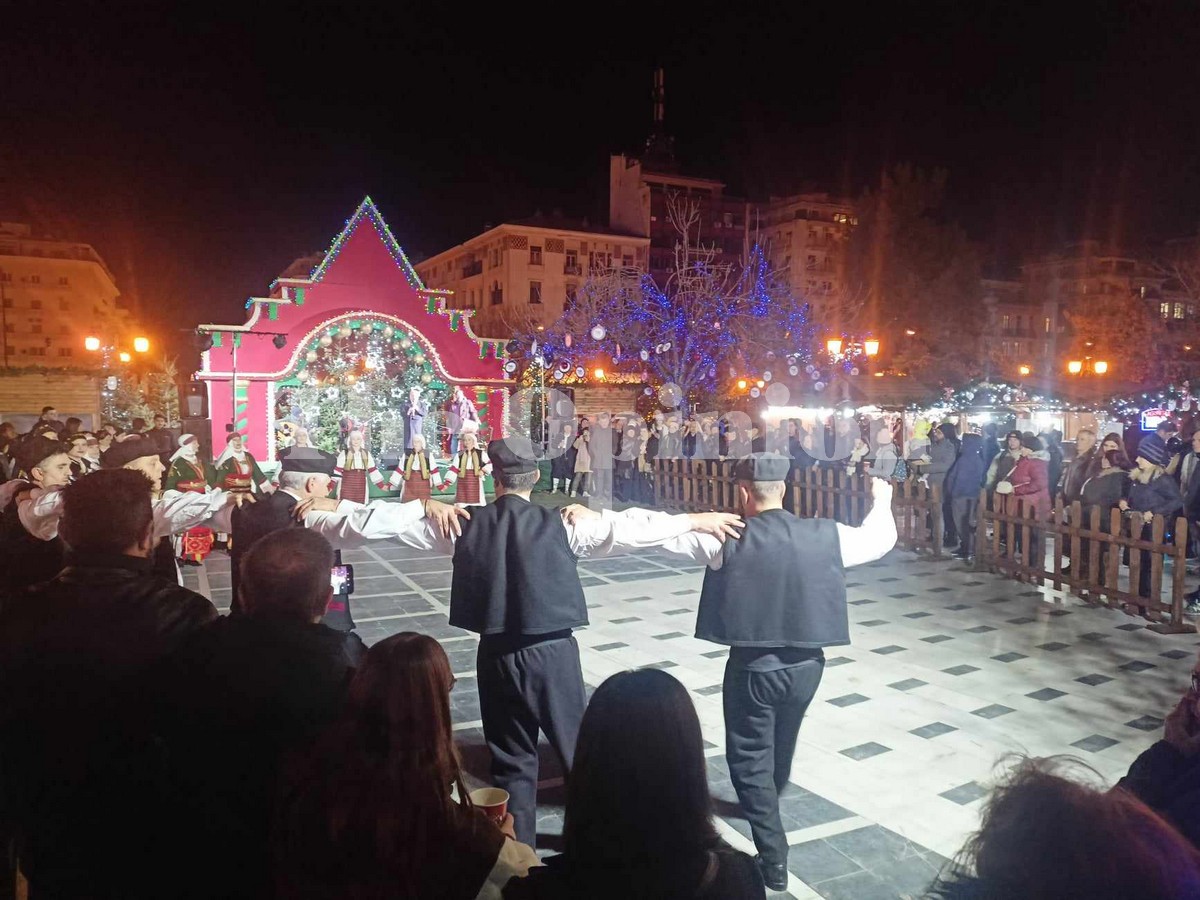 Χριστουγεννιάτικο γλέντι στο κέντρο της Θεσσαλονίκης (ΦΩΤΟ-VIDEO)