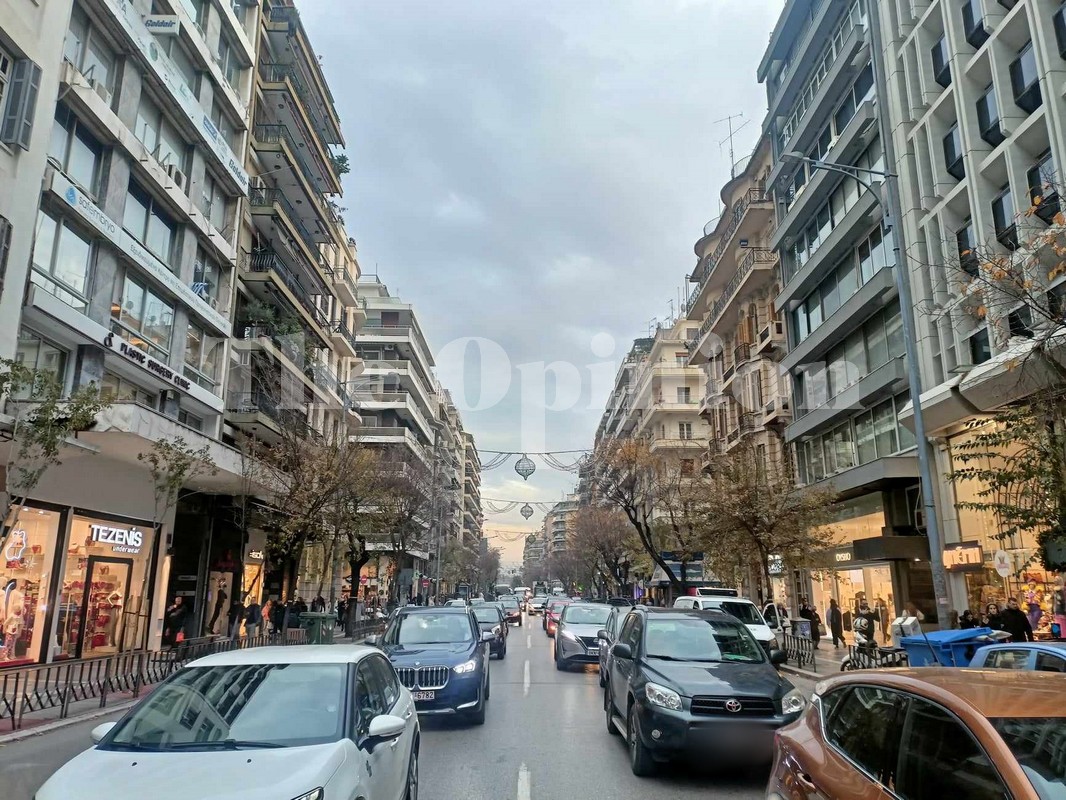 Επιστρέφει πινακίδες ο δήμος Θεσσαλονίκης για το Πάσχα