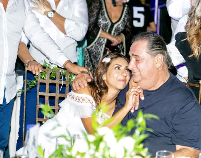 Βασίλης Καρράς: Το «αντίο» της κόρης του λίγο μετά τον θάνατο του