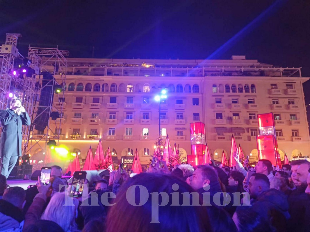 Θεσσαλονίκη: «Φωτιά» στη σκηνή έβαλε ο Γιάννης Πλούταρχος (ΦΩΤΟ – VIDEO)