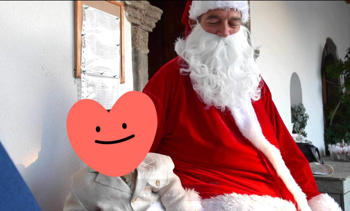 Ο Άγιος Βασίλης έγινε… νονός! (ΦΩΤΟ)