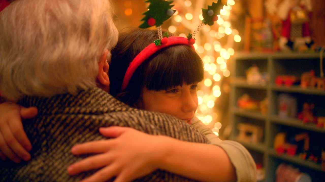 Φέτος τα Χριστούγεννα, μαζί με τα σούπερ μάρκετ Μασούτης, προσφέρουμε αγκαλιά αγάπης σε ανθρώπους της 3ης ηλικίας