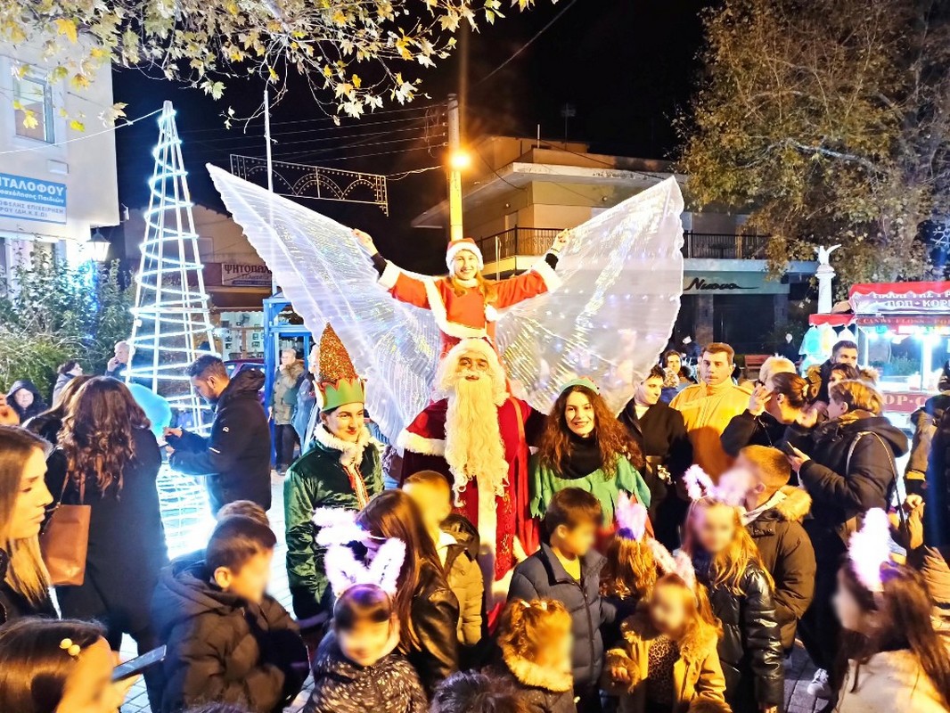 Δ. Ωραιοκάστρου: Φωταγωγήθηκε το χριστουγεννιάτικο δέντρο στον Πεντάλοφο (ΦΩΤΟ)