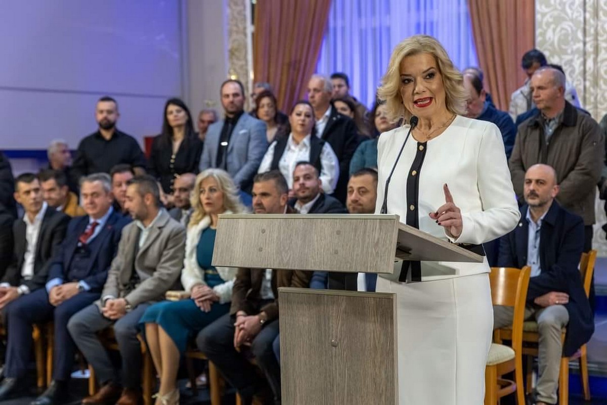 Νίκη Ανδρεάδου: Ορκίστηκε η πρώτη γυναίκα δήμαρχος στον δήμο Λαγκαδά (ΦΩΤΟ)
