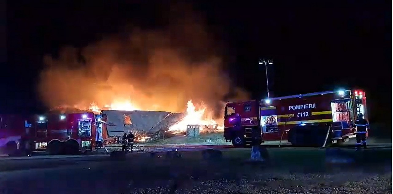 Πυρκαγιά ξέσπασε σε ξενώνα στη Ρουμανία – Πέντε νεκροί εκ των οποίων ένας ανήλικος (VIDEO)