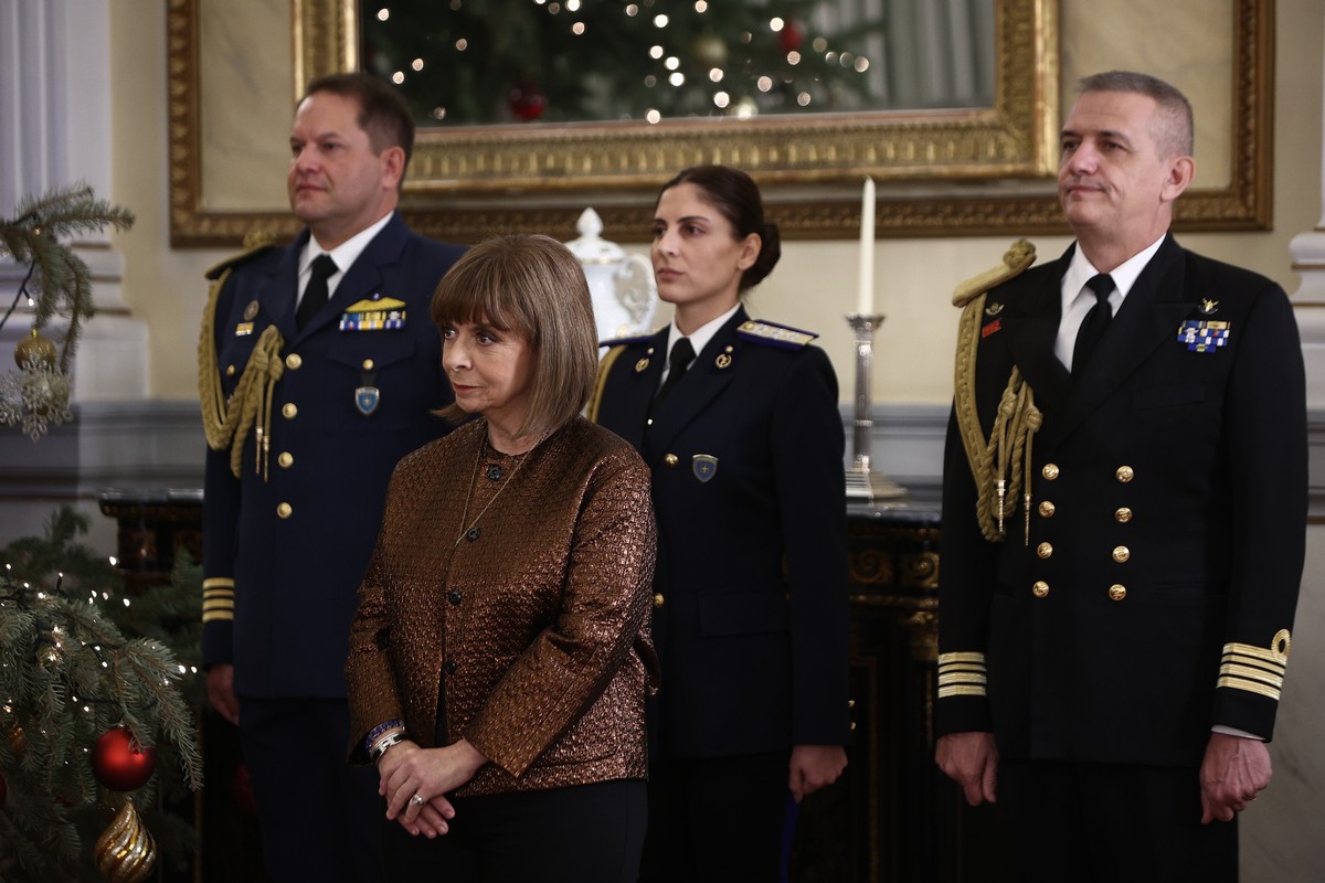 «Έψαλαν» τα χριστουγεννιάτικα κάλαντα στην Πρόεδρο της Δημοκρατίας (ΦΩΤΟ)