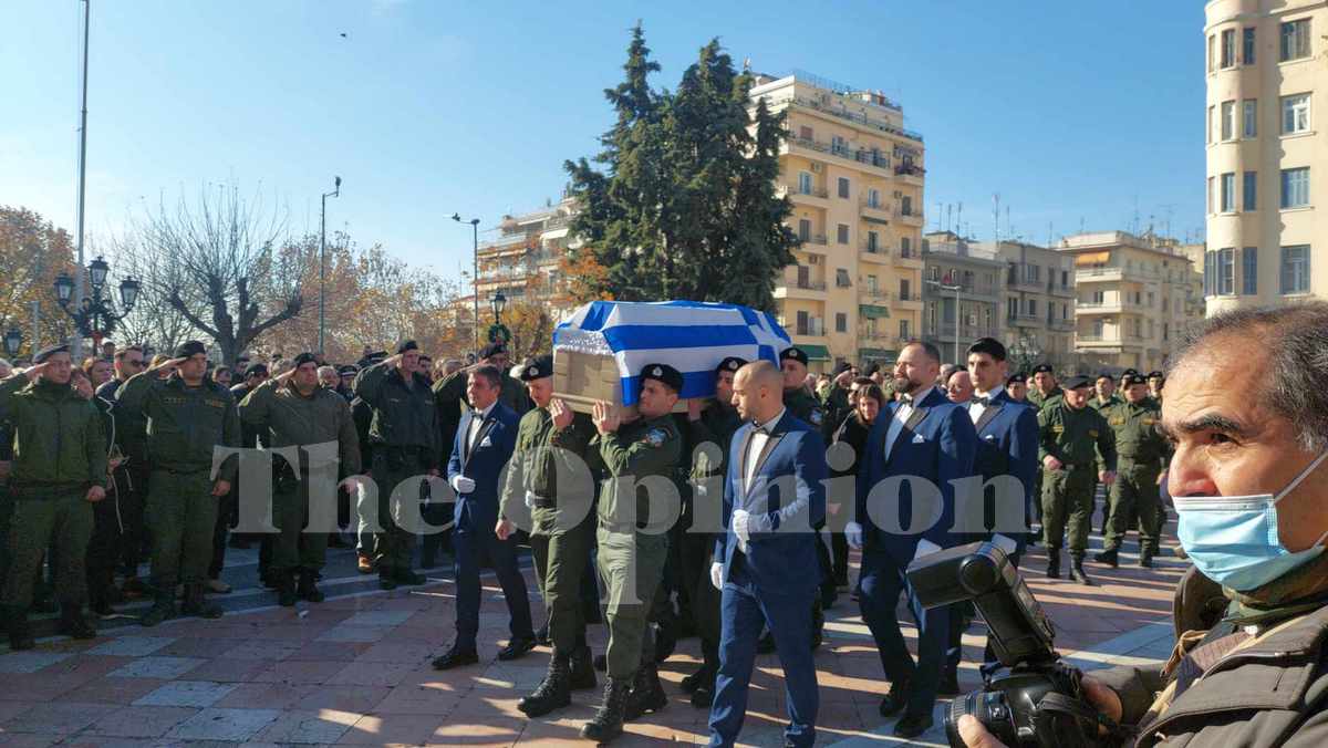 Θεσσαλονίκη: Βαρύ το κλίμα στο τελευταίο αντίο στον 31χρονο αστυνομικό Γιώργο Λυγγερίδη (ΦΩΤΟ+VIDEO)