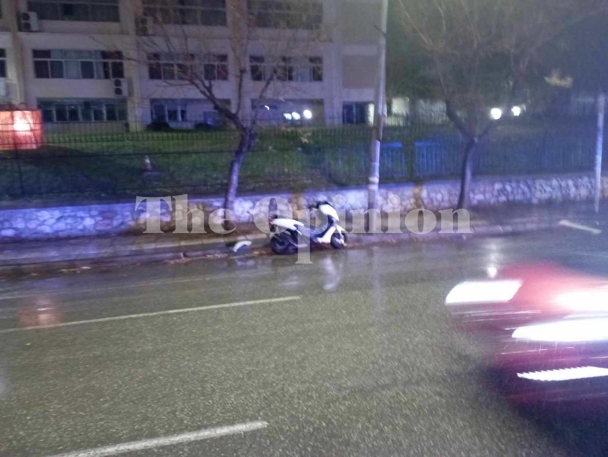 Θεσσαλονίκη: Μηχανή παρέσυρε και τραυμάτισε πεζή (ΦΩΤΟ)