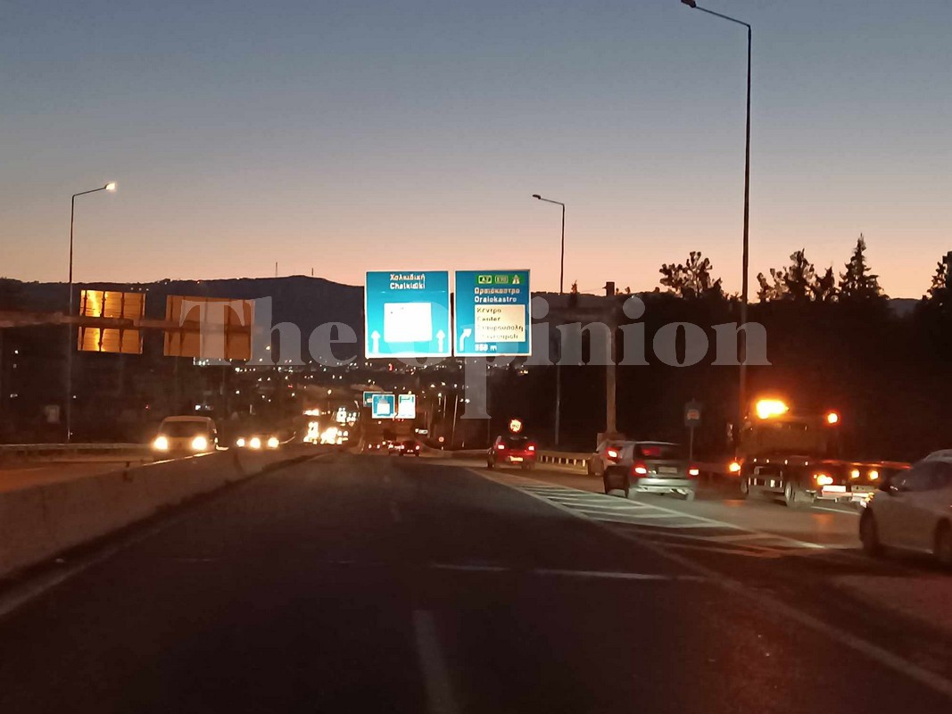 Θεσσαλονίκη: Aπό μία λωρίδα κυκλοφορίας η κίνηση των οχημάτων το βράδυ στην περιφερειακή οδό