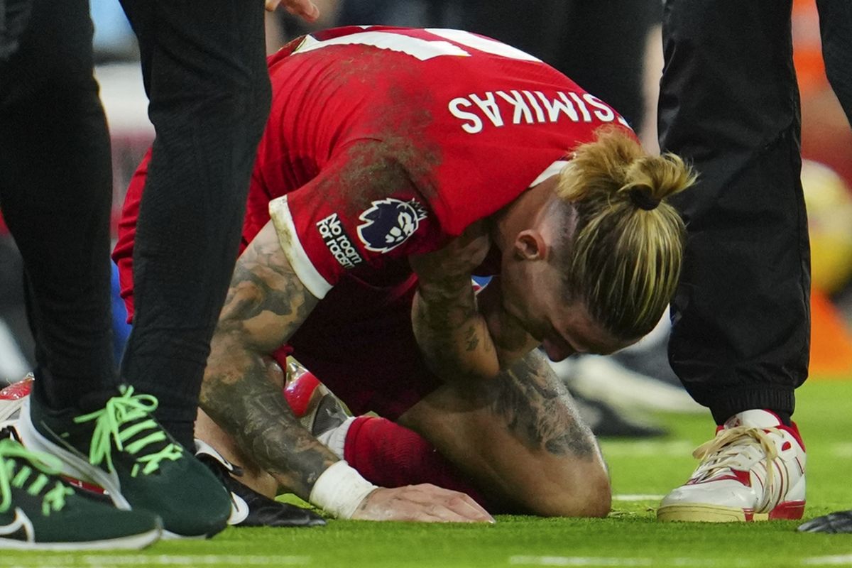 Λίβερπουλ: Το story του τραυματία Τσιμίκα με τον επίδεσμο στον ώμο