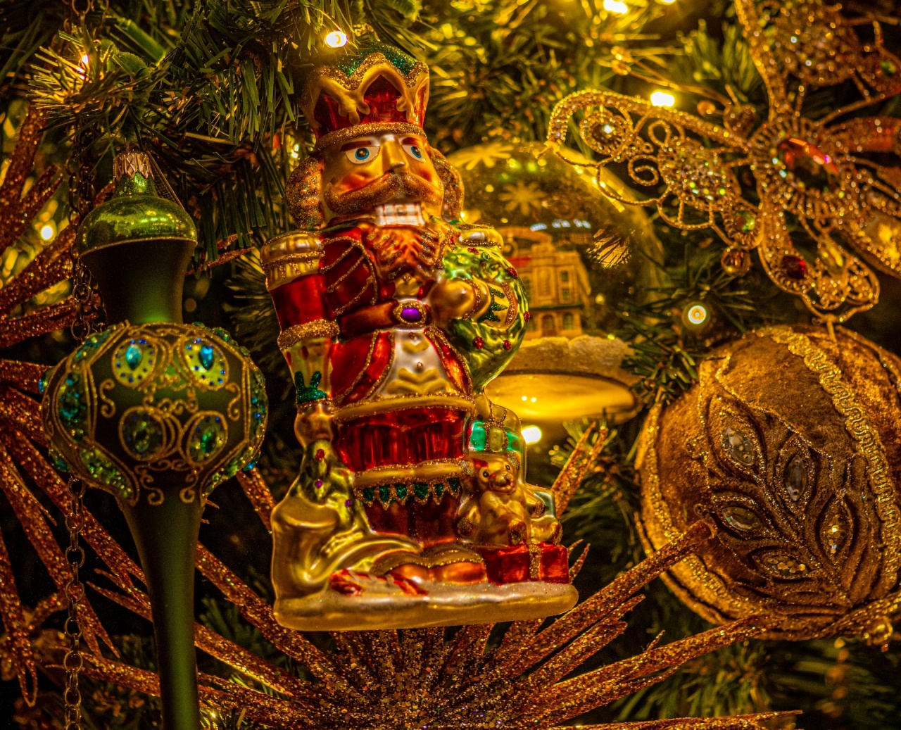 Τι συμβολίζουν τα Χριστουγεννιάτικα στολίδια