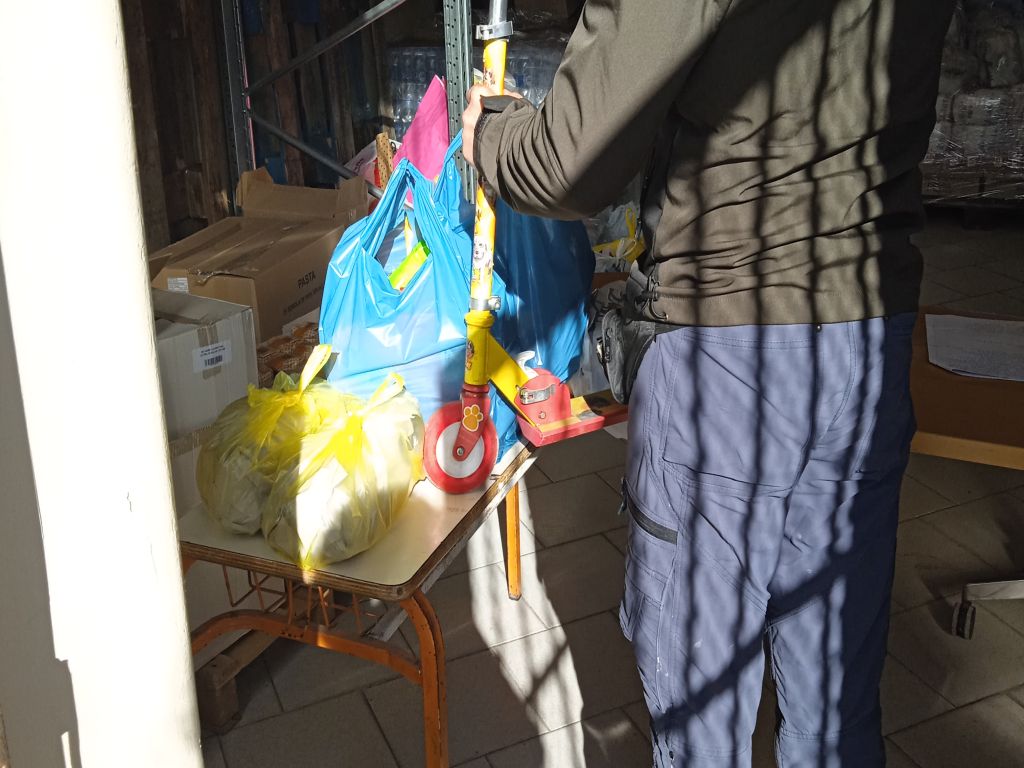 Θεσσαλονίκη: Διανομή τροφίμων και ειδών πρώτης ανάγκης από τον δήμο Αμπελοκήπων – Μενεμένης