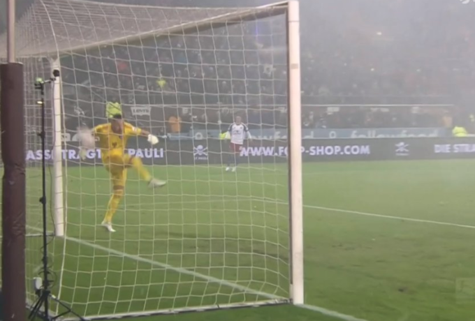 Αδιανόητο αυτογκόλ στο Ζανκτ Πάουλι-Αμβούργο (vid)