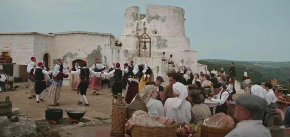 «17 Κλωστές»: Απόψε η μεγάλη πρεμιέρα της σειράς του Σωτήρη Τσαφούλια (VIDEO)