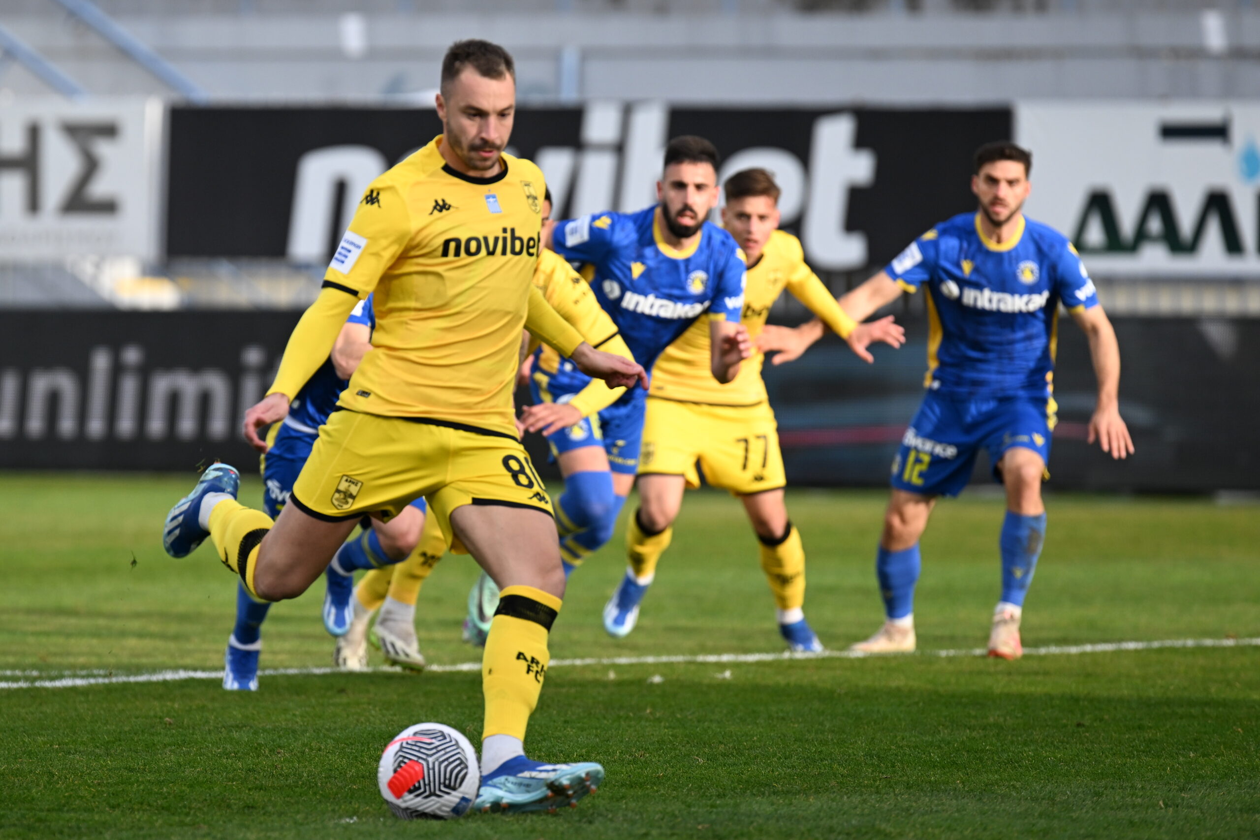 Αστέρας Τρίπολης-Άρης: «Βροχή» τα γκολ στο πρώτος μέρος – Προηγούνται με 1-2 οι «κίτρινοι» (vids)