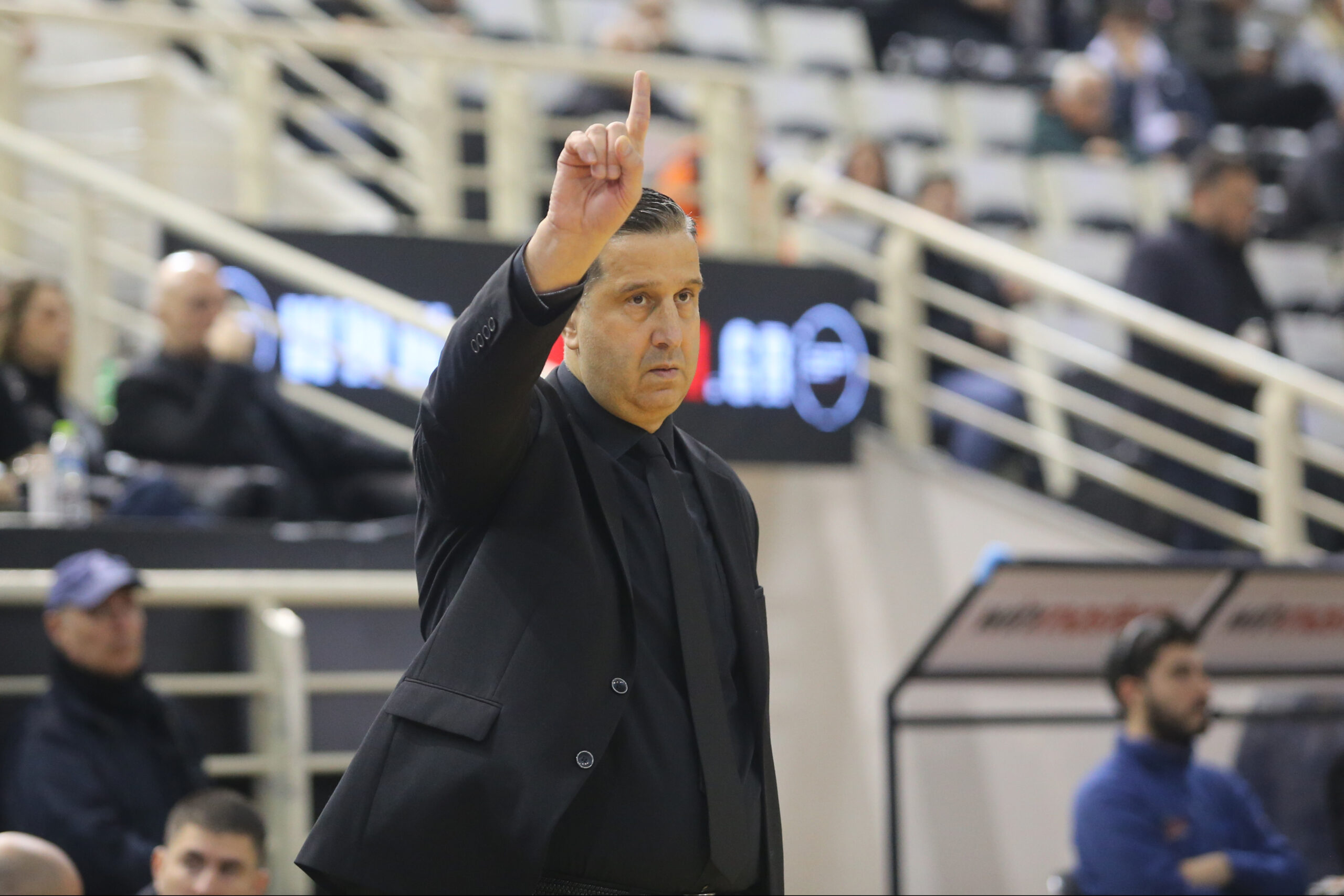 Ξεκάθαρος ο Τακιανός: «Όταν δημιουργείται ένα θέμα μέσα στην οικογένεια επηρεάζονται όλοι»