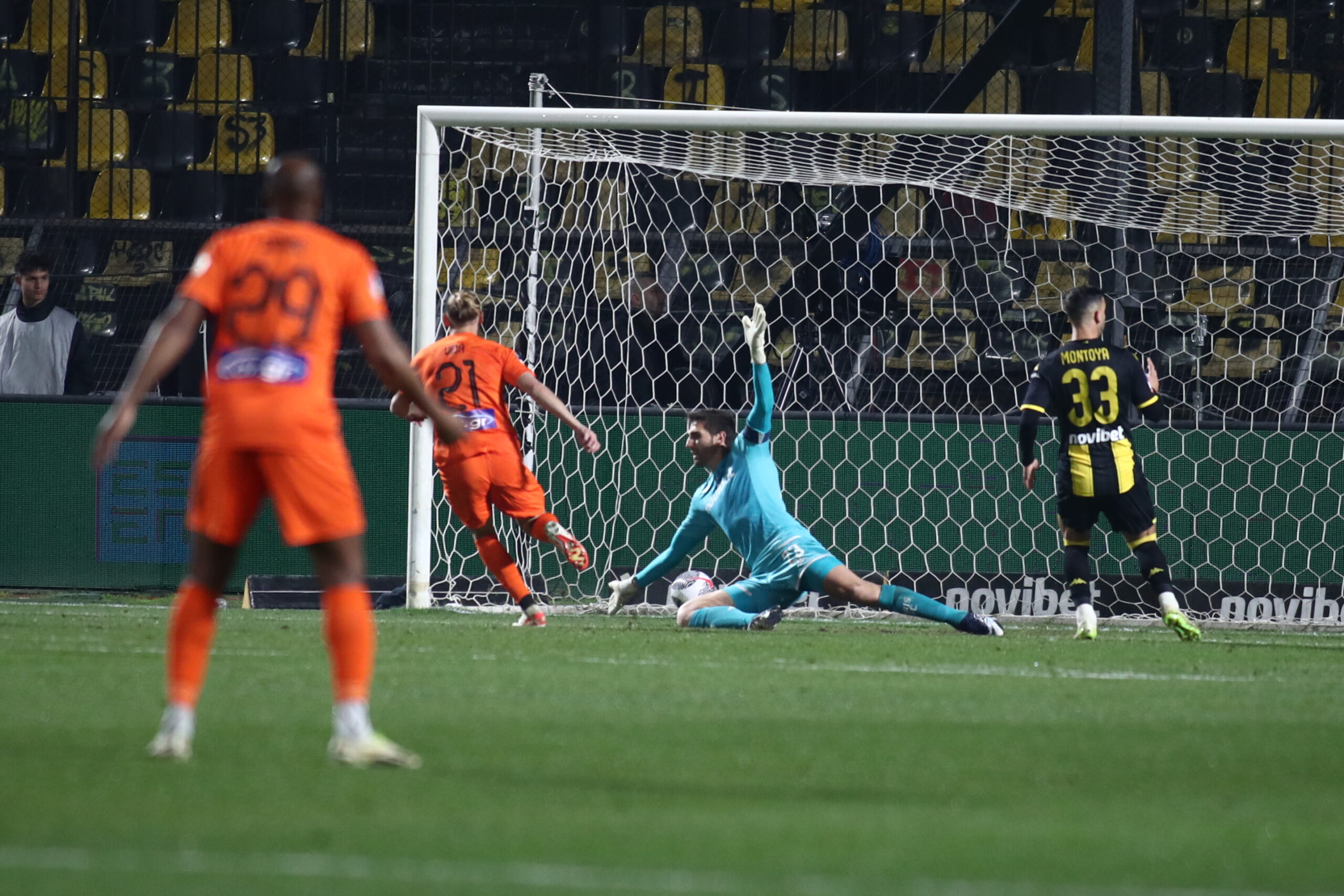 Άρης-ΑΕΚ: Το γκολ του Βίντα που ακυρώθηκε απ’ το VAR (video)