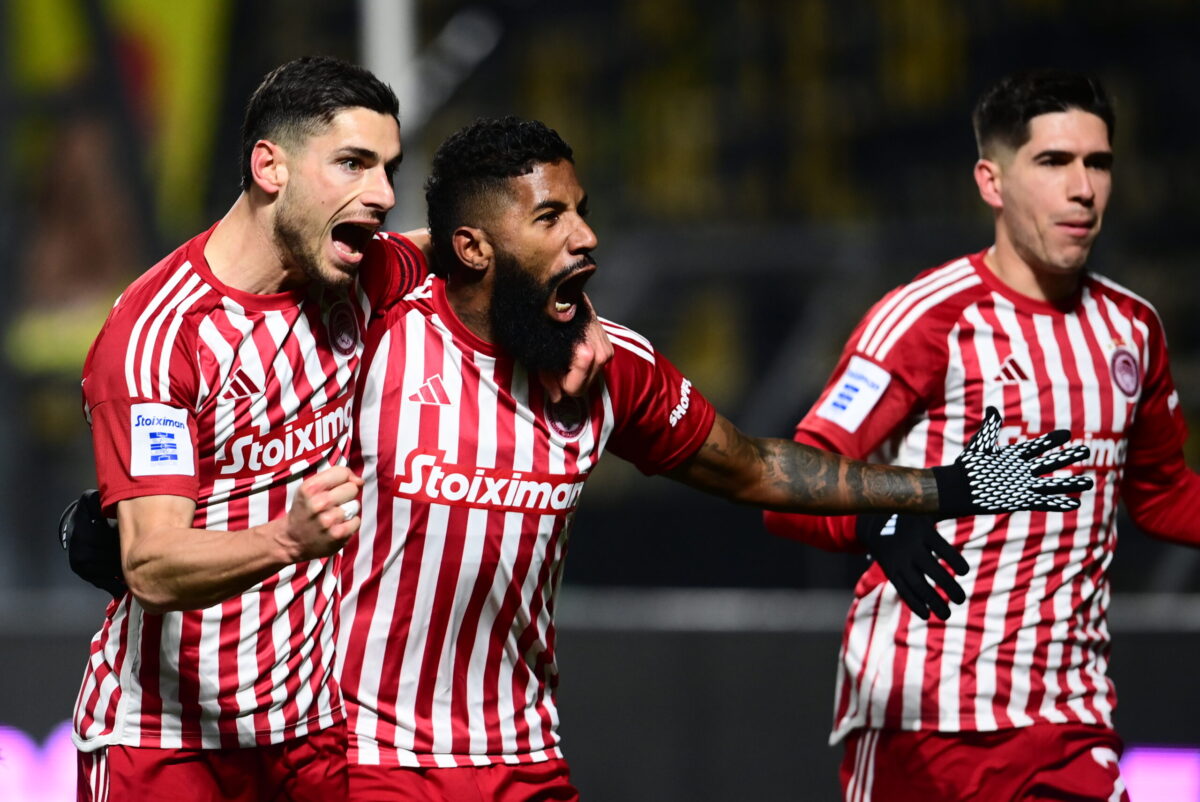 Άρης – Ολυμπιακός 0-2: Οι «κιτρινόμαυροι» δεν έχουν…μπει στον αγωνιστικό χώρο και ο Ροντινέι πέτυχε και δεύτερο τέρμα (video)