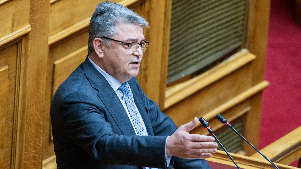 Νατσιός κατά Μητσοτάκη: «Δεν καταλαβαίνει ότι αυτοακυρώνεται και εκτίθεται;»